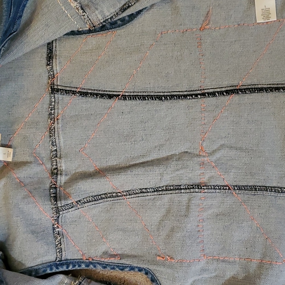 Custom patch denim vest - Picture 5 of 13